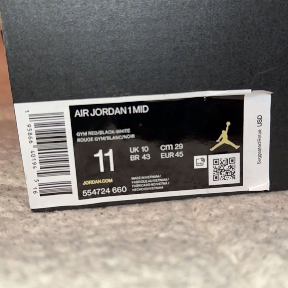 Brand new Men’s Jordan 1 mid